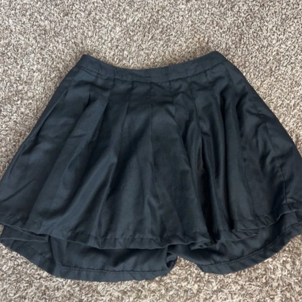 Black skater skirt